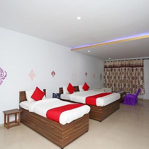 Oyo 18501 The Palms Resort